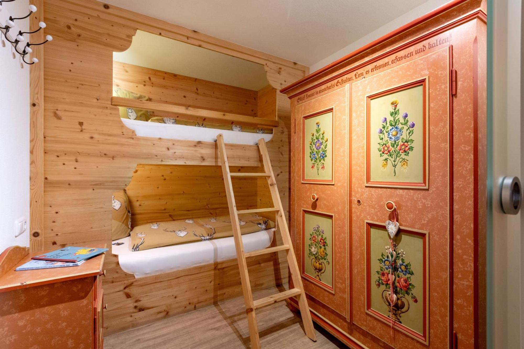 Narzenhof Wellness Chalets, Familien & Luxus Apartments Am Bauernhof Sankt Johann in Tirol Exterior foto