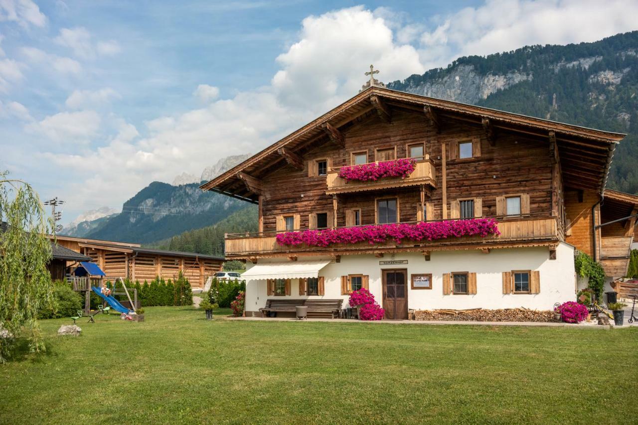 Narzenhof Wellness Chalets, Familien & Luxus Apartments Am Bauernhof Sankt Johann in Tirol Exterior foto